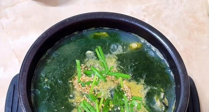 [로컬맛집]겨울철 별미, 신창동 '굴세상'의 매생이굴국밥
