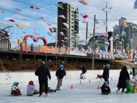 “무료로 즐긴다”, 보은 보청천 눈썰매장 가족 나들이객 급증