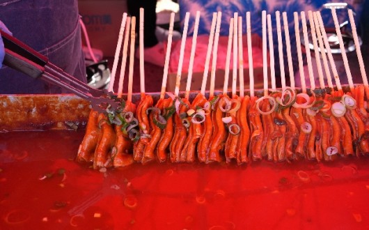 매콤한 겨울 미식 여행…제2회 제천빨간오뎅축제 총정리