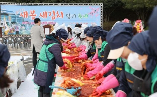 ‘봄 김장’ 맛보는 해남 우수영…7일 새봄 새김치 축제 열린다