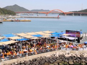 강진 마량놀토수산시장 4월 11일 개장…40% 전복 할인·야경까지