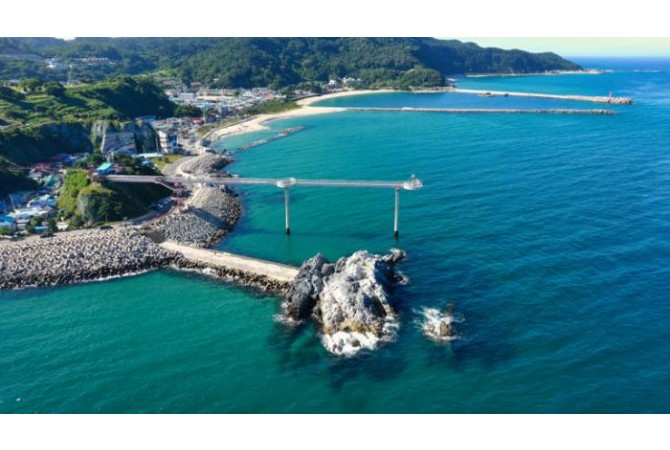 [로컬여행] 벽화마을·스카이워크·대게 한 상까지…경북 울진 5월 가족 여행 코스