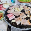 [로컬맛집] 화정동 노포 삼겹살, 수정식육식당의 솥뚜껑 위 손맛