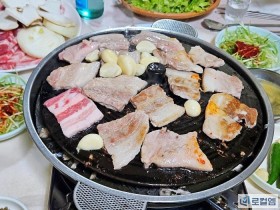 [로컬맛집] 화정동 노포 삼겹살, 수정식육식당의 솥뚜껑 위 손맛