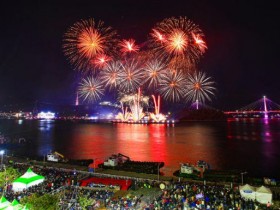 여수밤바다 밝힐 불꽃축제 31일 개최…섬 푸드 페스타까지