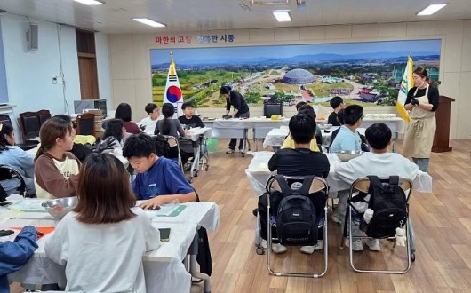 영암 이앨베이커리와 함께한 ‘빵실빵실’, 11개 읍면 청소년 제빵 체험